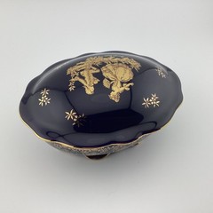 Limoges Castel Oval Trinket box with 22K Gold Design, made in France