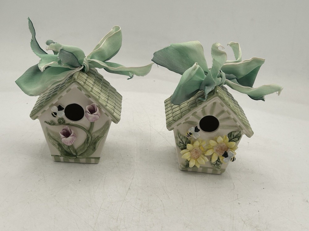 Set of 2 Collectible 2000 Mud Pie Daisy Mini Birdhouses w/Flowers & Bees