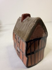 RAREMudlen End Studio Felsham Suffolk Pottery Miniature Thatched Cottage RED #4R