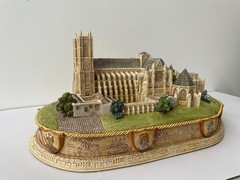 Lilliput Lane “Westminster Abbey” Britain’s Heritage – Code L2285 (2000) – Boxed
