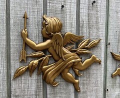 Rare 1960s Vintage Sexton Gold Painted Metal Cherub Angels Set of 2 Wall Decor