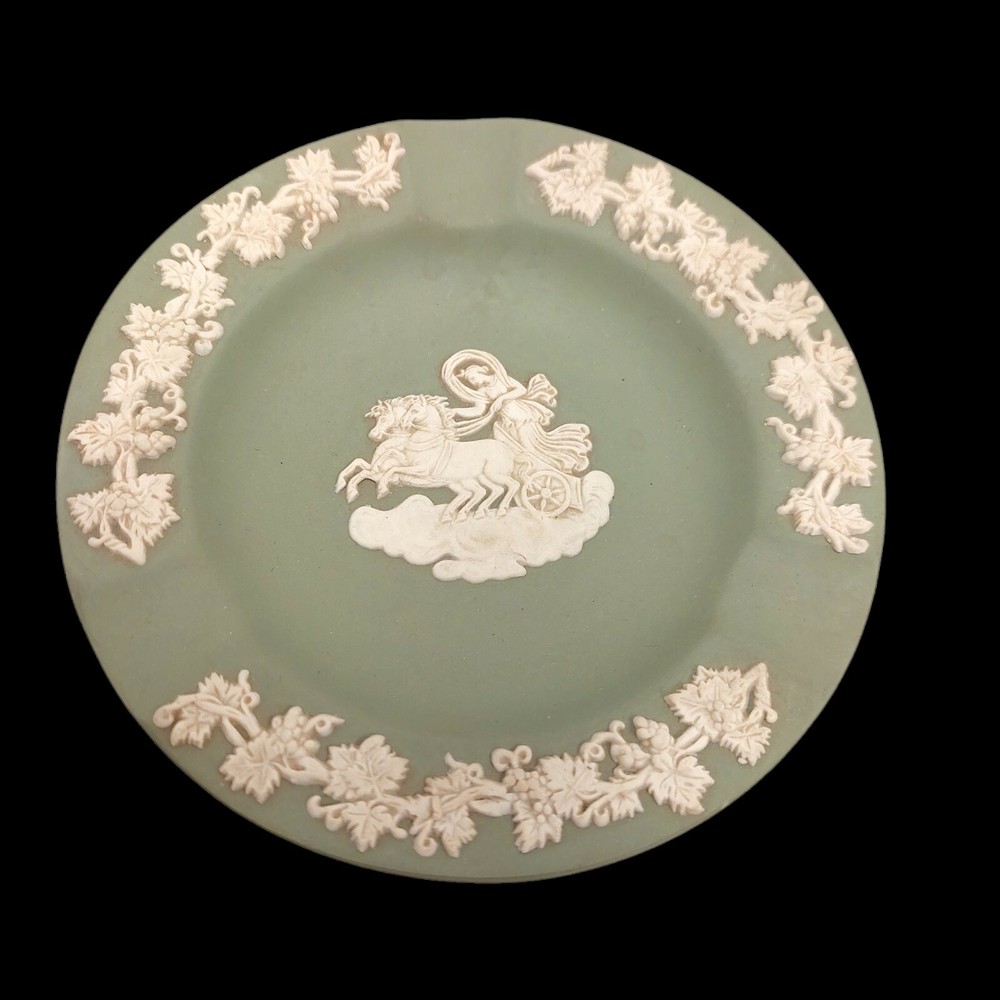Wedgwood green Jasperware 4 3/8″ ashtray w/ great bas relief decoration applied