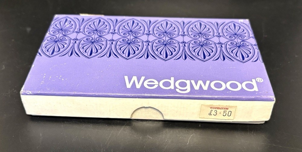 1960s Wedgwood England Powder Blue 6″ x 3.25″ TRINKET TRAY Goddess w/ Bird Cage