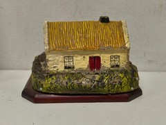 Vintage Irish Cottage Music Box Galway Bay Dancing Man & Woman Ireland Working