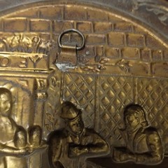 Vintage Brass Wall Plate Pair 10″Old Time Tavern Made in England Rare