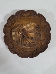 Vintage Switzerland Alphorn Hand Carved Schweiz Swisse Wood Wall Plaque 9″ Diam