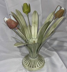 Italian Tole style Heavy metal bouquet of tulips Candle Holders – 11″ X 11″ Cute