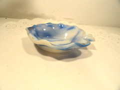 Vintage Akro Agate Blue Leaf Trinket Dish #245