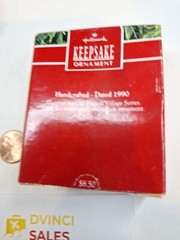 1990 HALLMARK KEEPSAKE MINIATURE ORNAMENT OLD ENGLISH VILLAGE SCHOOL HMM7 VTG