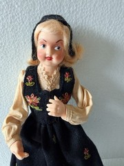 VTG Hilda S. Ege Norwegian Doll Gudbrandsdal Bunad National Costume 9″