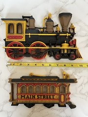 Lot of 2 1975 Homco Wall Hangers 7362 Trolley Car 7363 Train Locomotive Engine