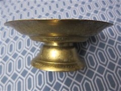 Estate Antiqu 1909? Edwardian BRASS pedestal DISH pillar CANDLE HOLDER old INDIA