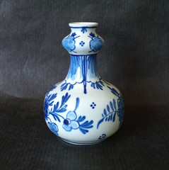 Vintage ROYAL DELFT Bud Vase DE PORCYLENE FLES Floral BLUE WHITE 1968 3 1/4″