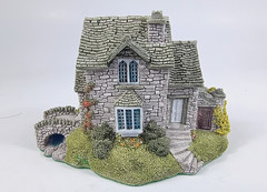 Lilliput Lane “Helmere Cottage”, The English Collection, 1989, United Kingdom.