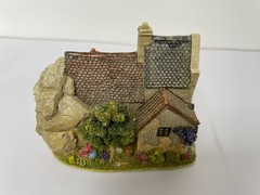 Lilliput Lane “Ye Olde Trip to Jerusalem” – The British Collection (Code L2641)