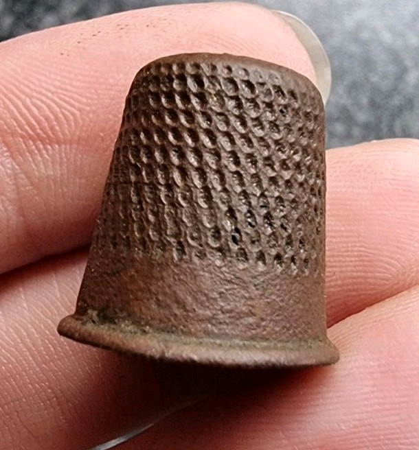 Post Medieval / Georgian Thimble Antique Metal Detecting Find 19x17mm (102)
