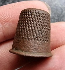 Post Medieval / Georgian Thimble Antique Metal Detecting Find 19x17mm (102)