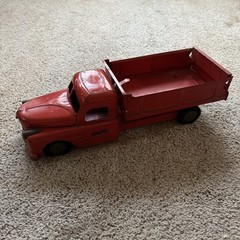 1940’s Structo Toys Diamond T Dump Truck Steel 20” Fireball Motor Red