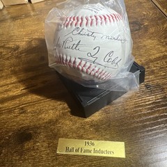 Vintage 1936 Hall Of Fame Commemorative Baseball w/ Display Stand 1996 Avon USED