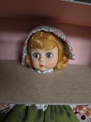 Madame Alexander Switzerland Doll 1988 Vintage #518 Decorated Stand, Tag, Box