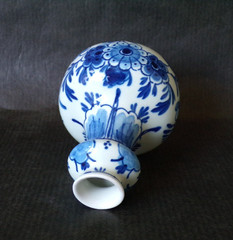 Vintage ROYAL DELFT Bud Vase DE PORCYLENE FLES Floral BLUE WHITE 1968 3 1/4″