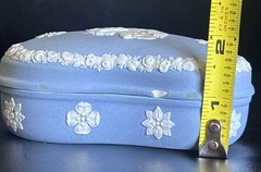 Wedgwood Jasperware heart-shaped trinket box