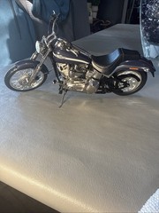 Harley-Davidson 2003 Softail Deuce Motorcycle ERTL Series 3 Diecast 1:10 Blue