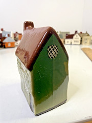 RARE Mudlen End Studio Felsham Suffolk Pottery Miniature House Cottage 26G Green