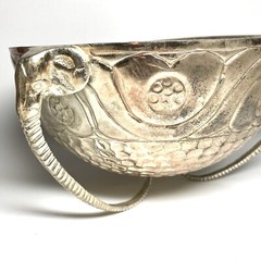 Taneez Pakistan Silver Tone Decorative Relief Elephant Head Tripod Stand Bowl 8″