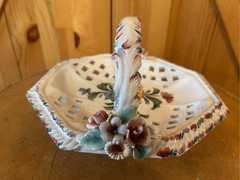 Vintage 1900-1940 Italy porcelain basket Home Decor (8469) read