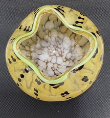 Viz Art Glass Studio Bowl – Pinched Ruffled Edge – Hand Blown