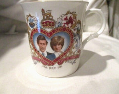 CROWN TRENT Fine Bone China Commemorate Prince Charles & Lady DI Marriage 1981