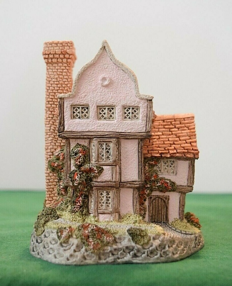 David Winter Suffolk House In original box.