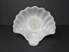Vintage 7″ White Milk Glass Clam Shell Metal Footed Pedestal Trinket Soap Dish