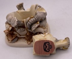 VTG Harmony Kingdom Heavy Petting Elephant Crashed Car Signed 2.5″ 2004