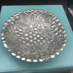 Adorable ❤️ Cast Aluminum Trinket Dish Tray Grapes 4 1/2 Inches Across Fun