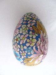 Vtg. Chinese Cloisonne EGG Multicolor Floral Enamel Chrysanthemum Decor.