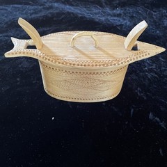 Vintage Norwegian Tine Box Wood Folk Art Scandinavian small 9×6 Signed UN 1987
