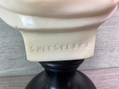WILLIAM SHAKESPEARE – PARIAN BUST PLAYWRIGHT – BARD OF AVON wood stand