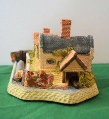 David Winter Lock Keepers Cottage. In original box.