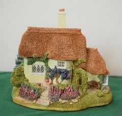 Lilliput Lane Cottages Porlock Down. Mint in original box with deed. Signed.