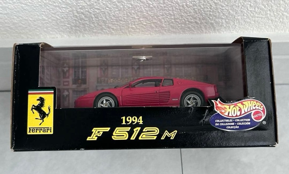Hot Wheels Ferrari F512 M 1994 Red Diecast with Display Case