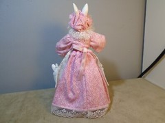 HANDMADE CERAMIC HEAD MOMMY RABBIT WITH 4 BABIES IN APRON 8” FIGURE UNBRANDED