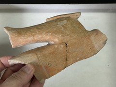 RARE PRE-COLUMBIAN JAMA-COAQUE HUMAN EFFIGY ENGRAVED CLAY FIGURE FROM ECUADOR