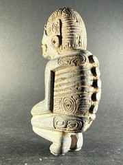 RARE ANCIENT PRE COLUMBIAN STONE CARVED TAINO BEHIQUE CROUCHED POSITION C 900AD