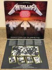METALLICA – MASTER OF PUPPETS – VINYL LP – WITH PROMOTIONAL HYPE STICKER – RARE!