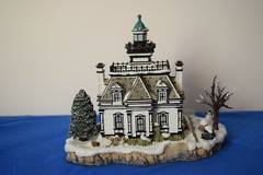 Harbour Lights Winter at Fort Tompkins NY. MIB with COA. Signed.