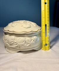 Unbranded Porcelain Floral Design Trinket With Lid Ivory With Gold Tone Trim 4″D