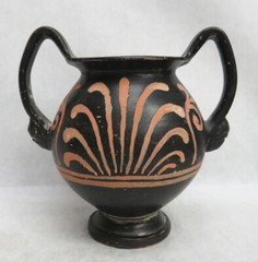 ANCIENT 4th CENTURY BCE GREEK APULIAN NEOLITHIC WARE 5.5″ TWIN HANDLE VASE
