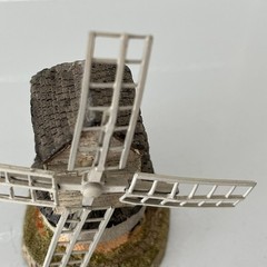 David Winter The Windmill – RARE six-screen blade variation